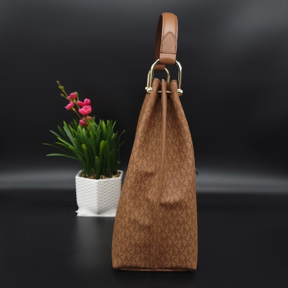 Michael Kors Joan Logo LG Shoulder Bag Brown - Picture 2 of 8